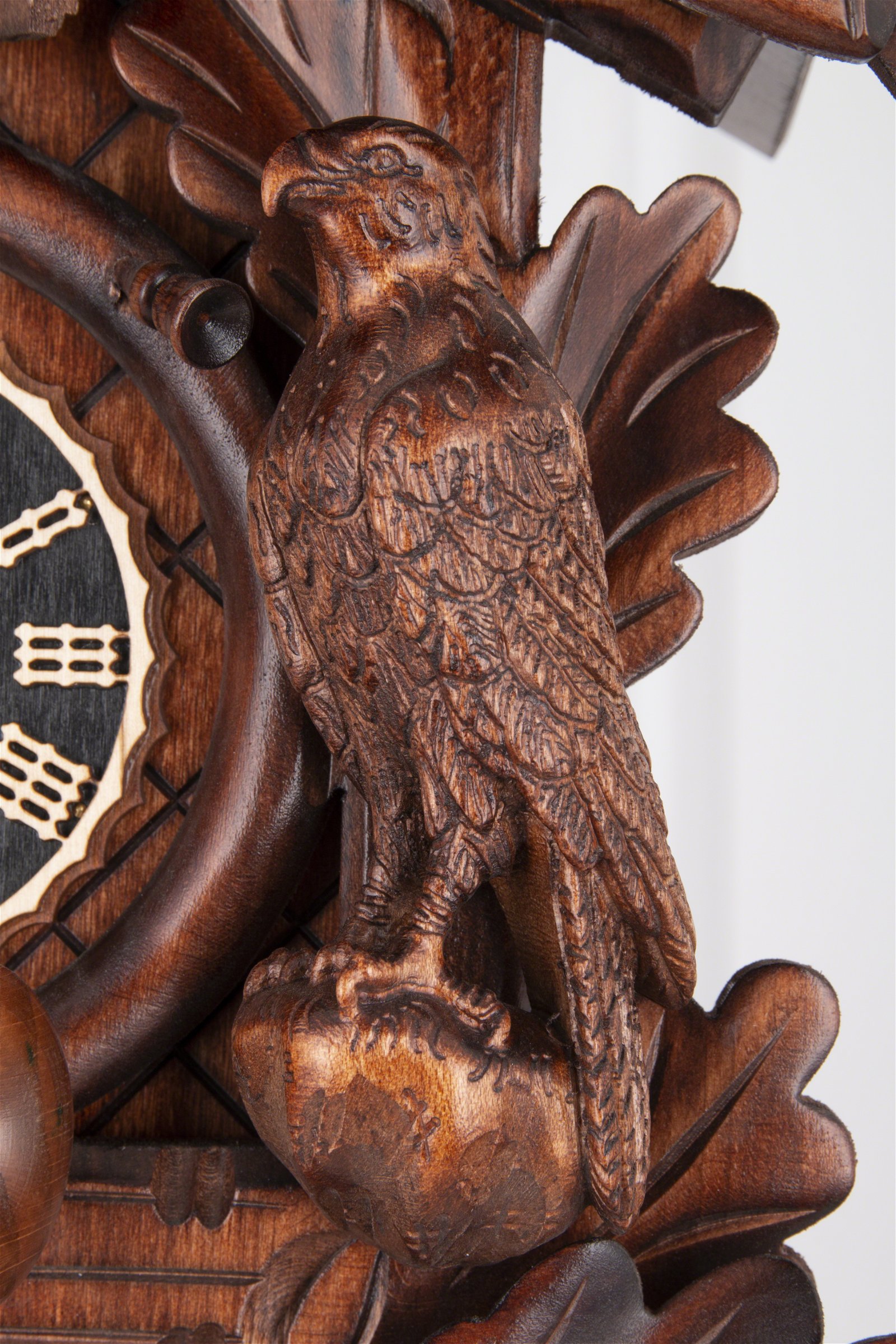 Reloj de cuco estilo “Madera tallada” movimiento mecánico de 1 día 40cm de Hönes