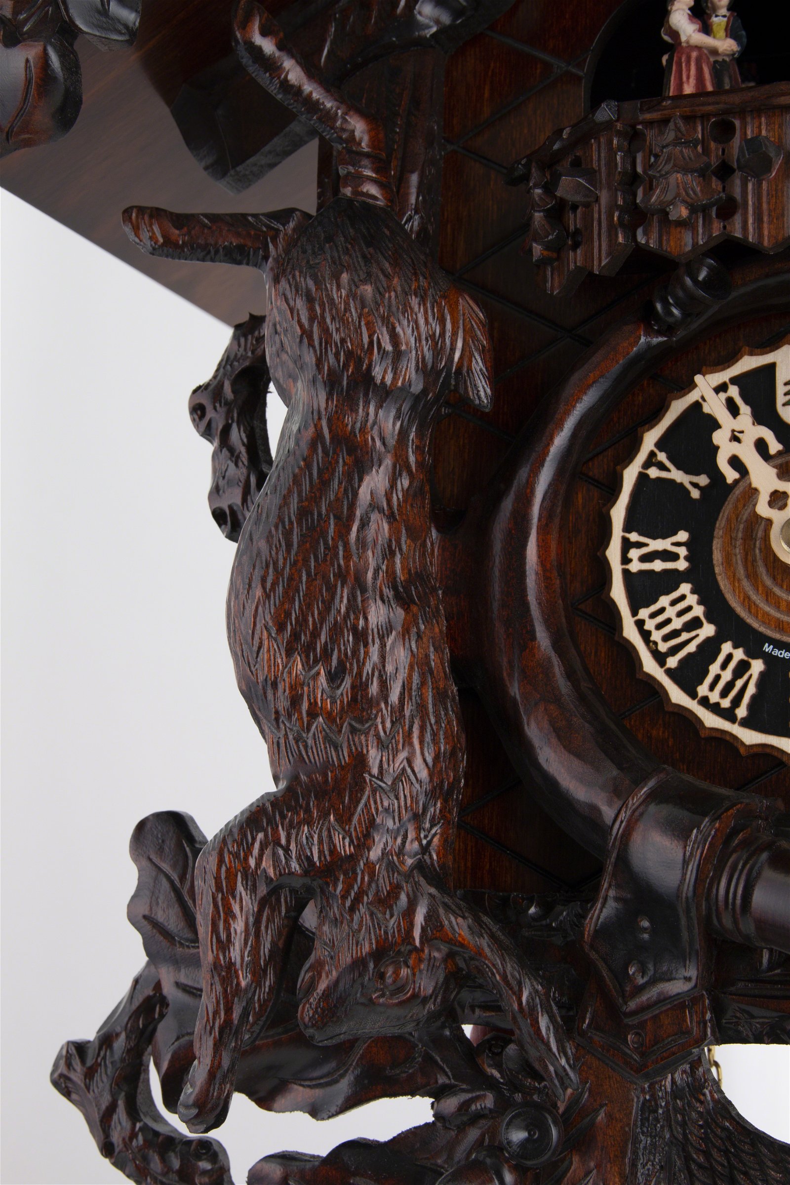 Reloj de cuco estilo “Madera tallada” movimiento mecánico de 8 días 64cm de Hönes