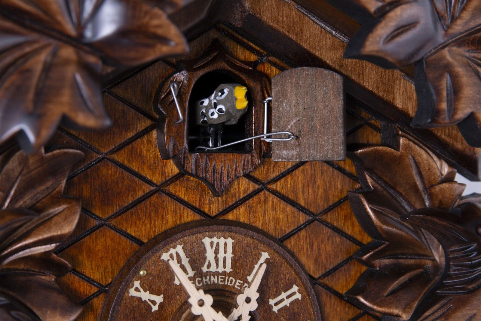 Horloge coucou traditionnelle mouvement 8 jours 34cm de Anton Schneider