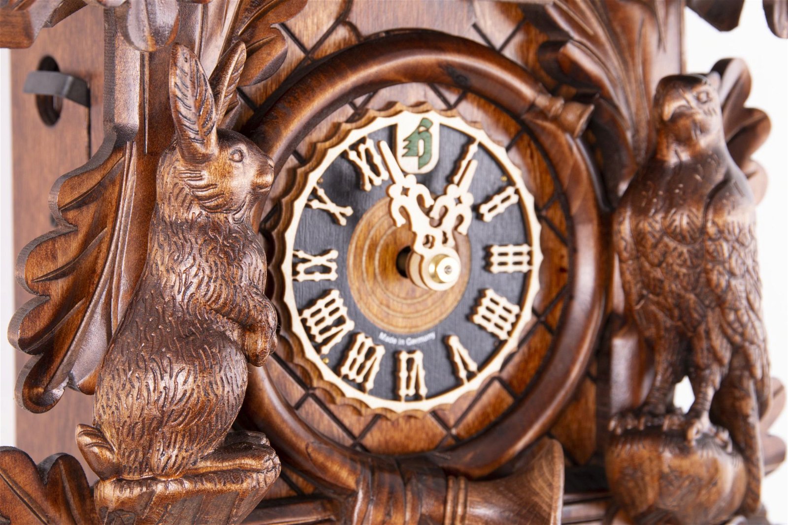 Reloj de cuco estilo “Madera tallada” movimiento mecánico de 1 día 46cm de Hönes