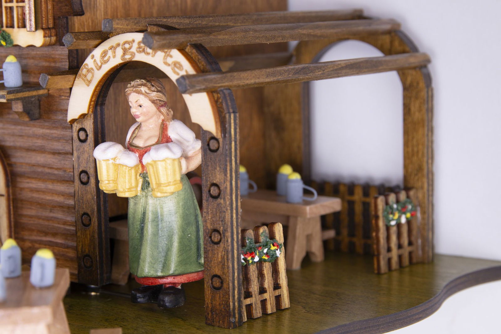Kuckucksuhr Biergarten Bergblick - 8-Tage Chalet 36cm - Hönes